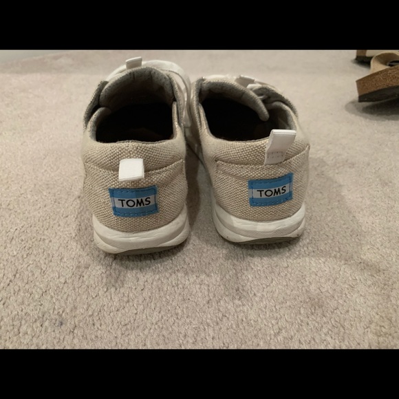 TOMS TENNIS SHOES - Picture 3 of 3